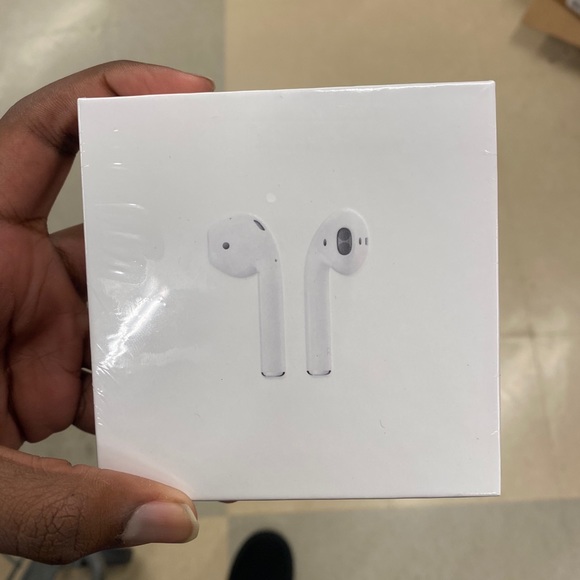 2nd Generation Apple AirPods!